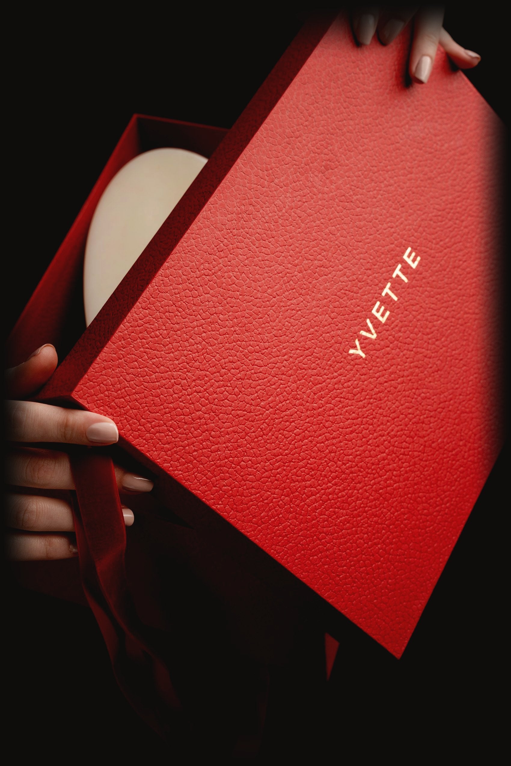 Opening the Yvette gift box